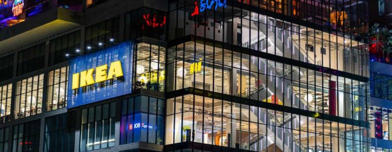 hotel near uob live bangkok